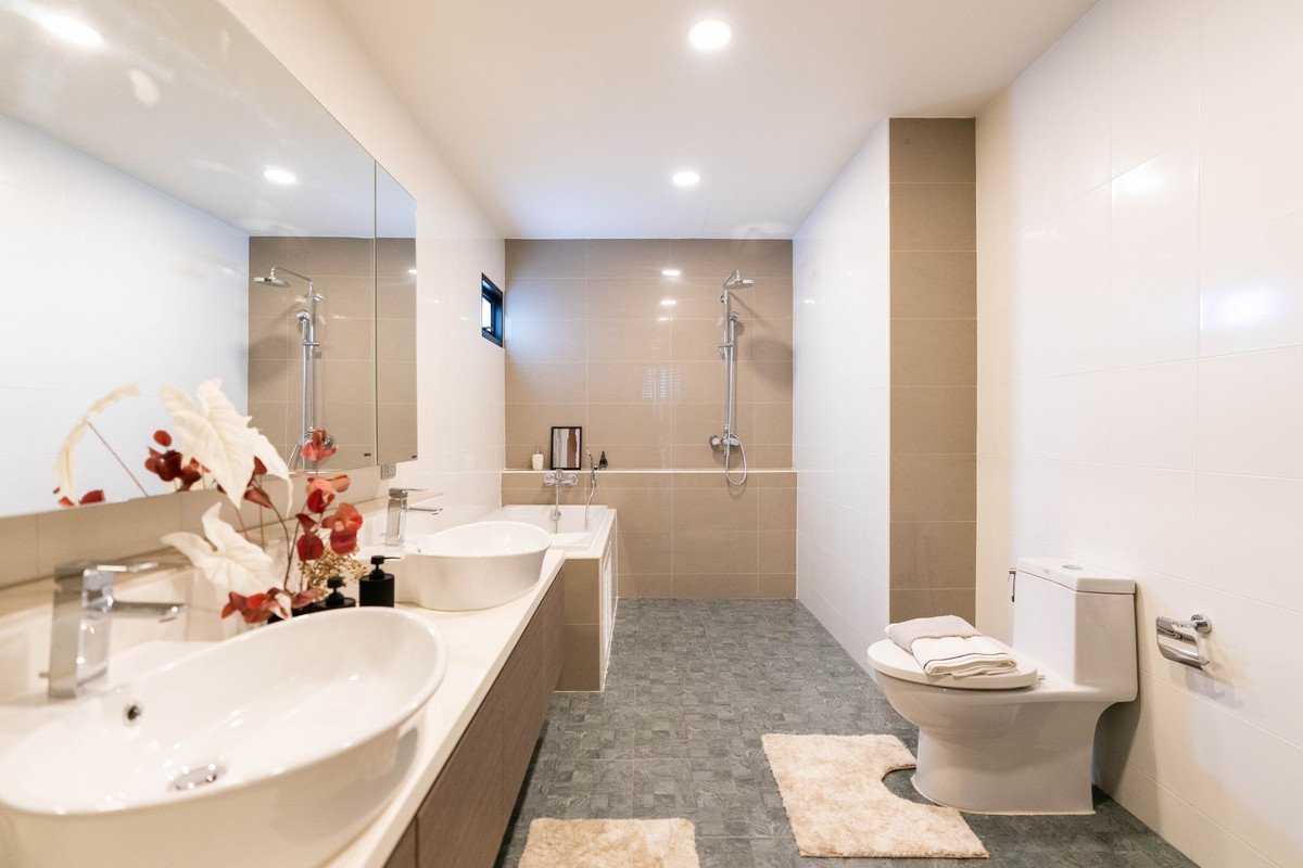 ขายทาวน์โฮมเลียบทางด่วนรามอินทรา : For sale Town house  in Liab Duan Ramintra! Easy to go ladprao and Ekkamai near Express way and Shopping mall