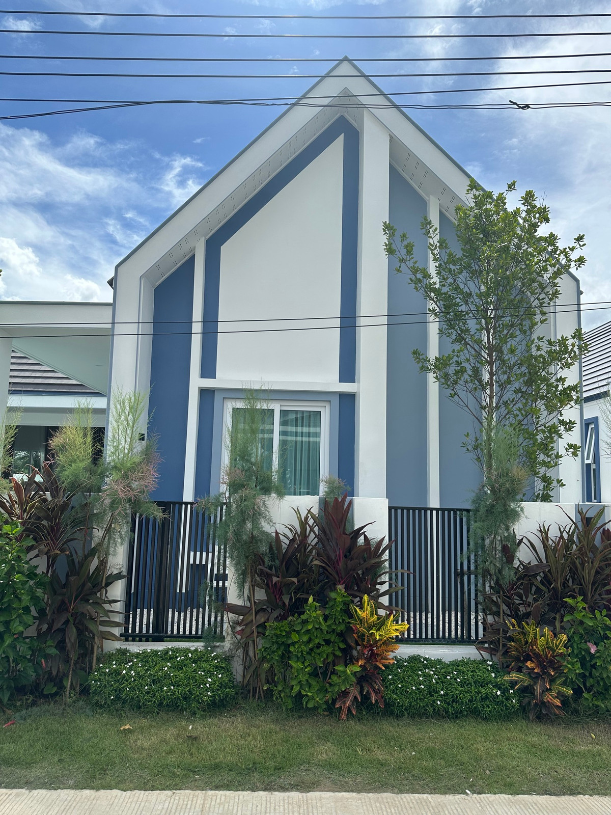 For SaleHousePattaya, Bangsaen, Chonburi : 🏡 5 Bedroom Pool-Ready Family Home | 101 Sq.wah | 8.98 MB 🔥 Prime Location Near Motorway