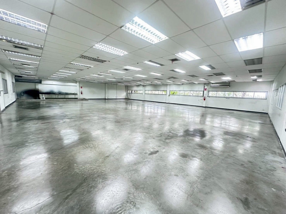 ขายโรงงานลาดกระบัง สุวรรณภูมิ : ขายโรงงาน ลาดกระบัง ผังเมืองสีม่วง พร้อมใบอนุญาตโรงงาน มีโกดังและออฟฟิศ พื้นที่ใช้สอย 6,700 ตร.ม ใกล้สนามบินสุวรรณภูมิ เหมาะลงทุนและดำเนินกิจการทันที