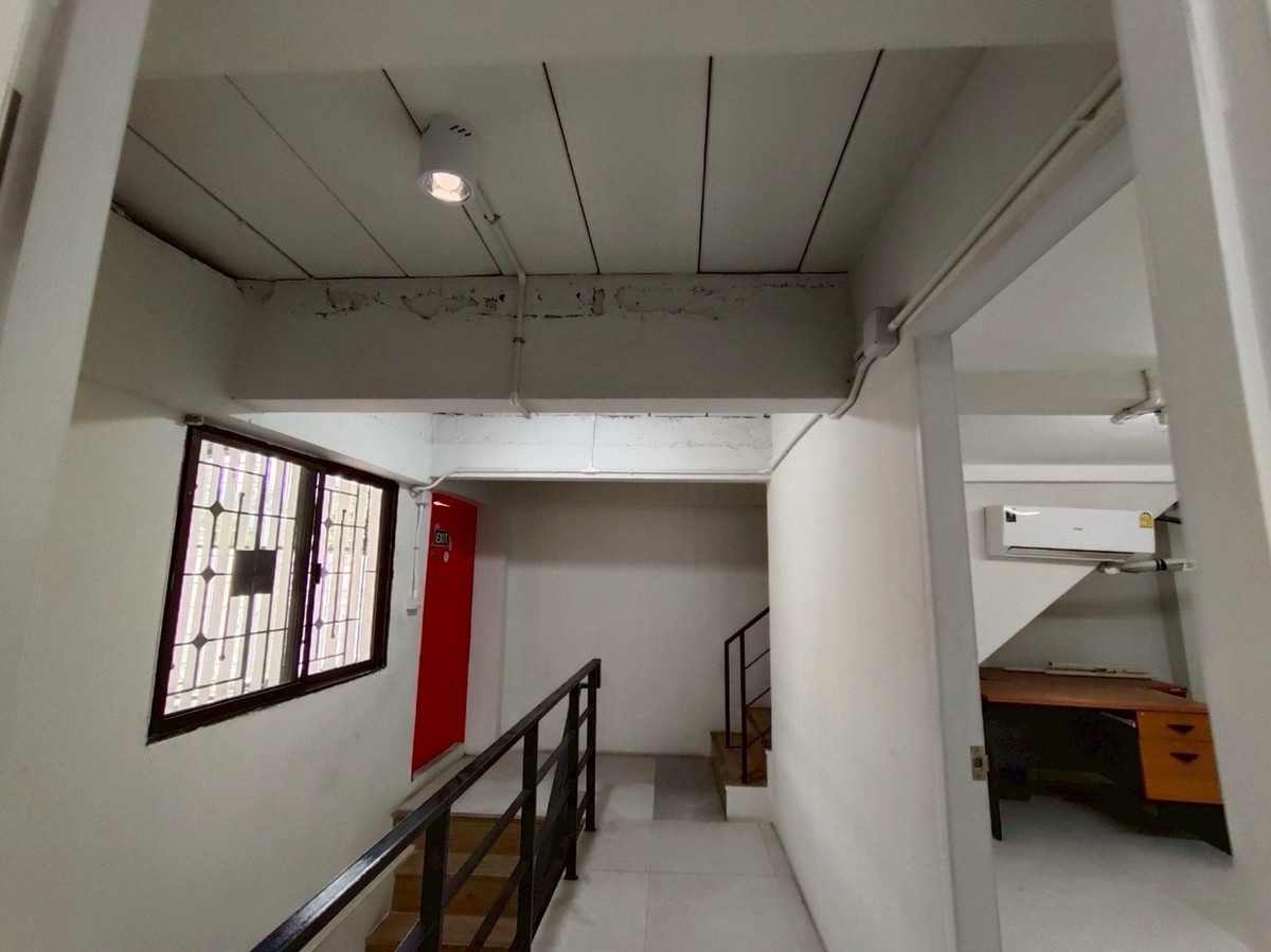 For RentShop HouseSathorn, Narathiwat : Commercial building for rent, 2 units, 4.5 floors, Narathiwat Ratchanakarin Road, CENTRAL Rama 3.