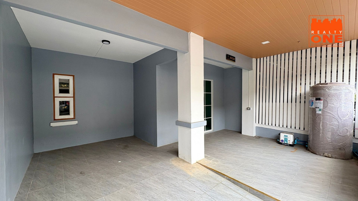 For SaleTownhomePathum Thani,Rangsit, Thammasat : Townhouse for Sale: Pruksa B Klong 3 – Pristine Condition (90%)