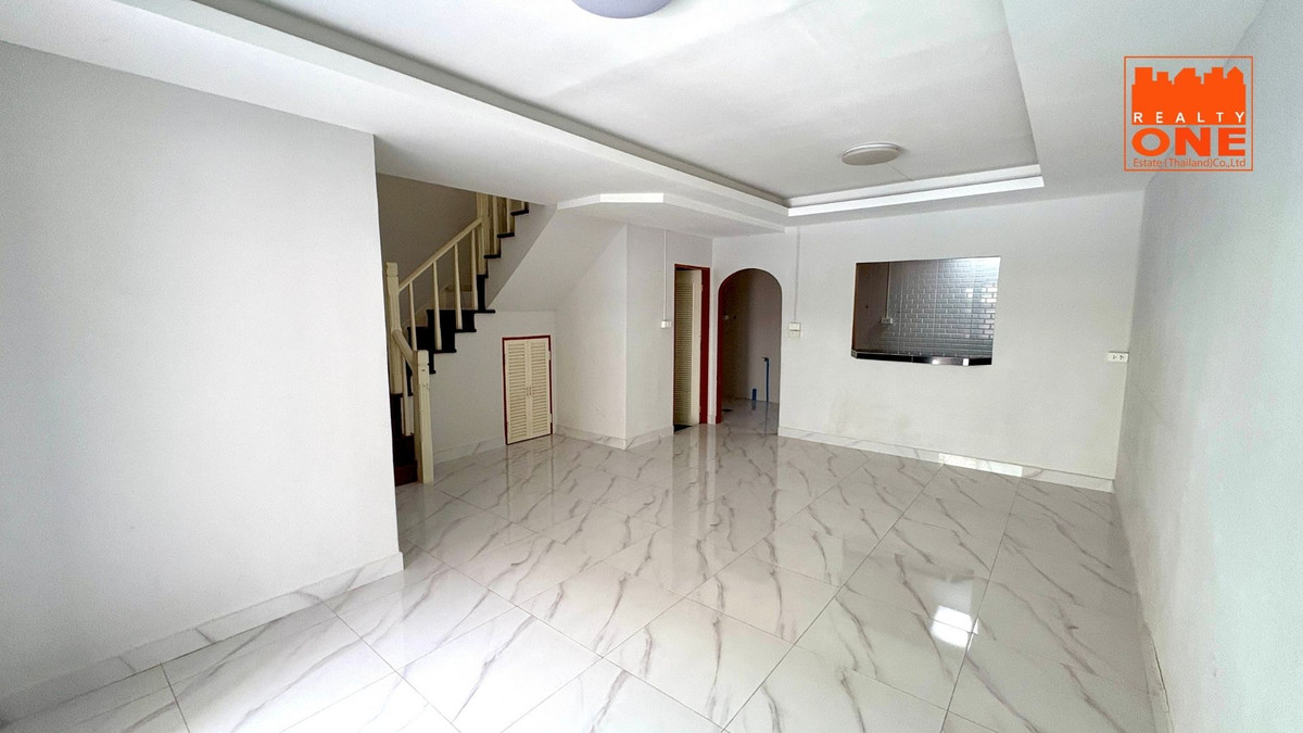 For SaleTownhomePathum Thani,Rangsit, Thammasat : Townhouse for Sale: Pruksa B Klong 3 – Pristine Condition (90%)
