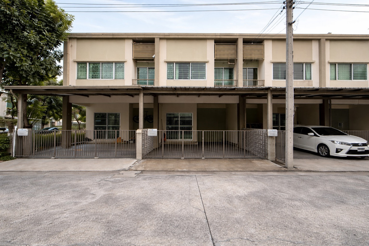 For SaleTownhomeNawamin, Ramindra : Very urgent sale🔥 Best price in the Lumpini Townville project, Permsin-Watcharaphon, only 2.19 million.