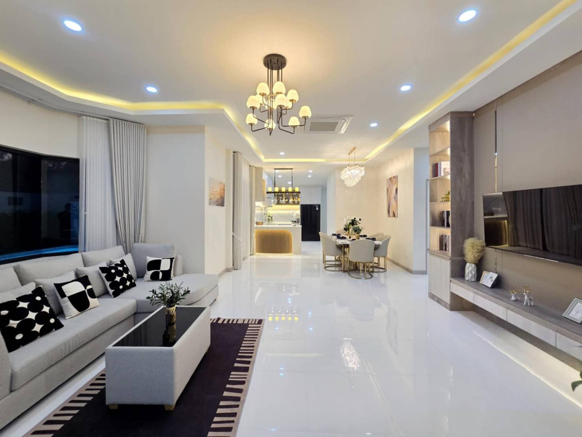 For SaleHousePattaya, Bangsaen, Chonburi : 🔥 Spacious 4 Bedroom House for Sale in Pattaya | 110 Sq.Wah | Near Tara Pattana & Phoenix | Only 11 MB 🔥