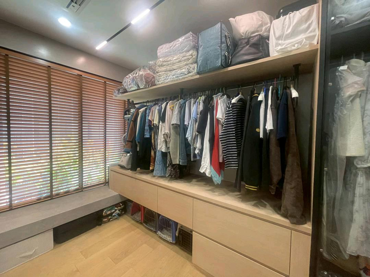 For SaleHome OfficeRathburana, Suksawat : Selling a fully furnished building on the corner.
 Nue Hype Suksawat 
Hybrid house