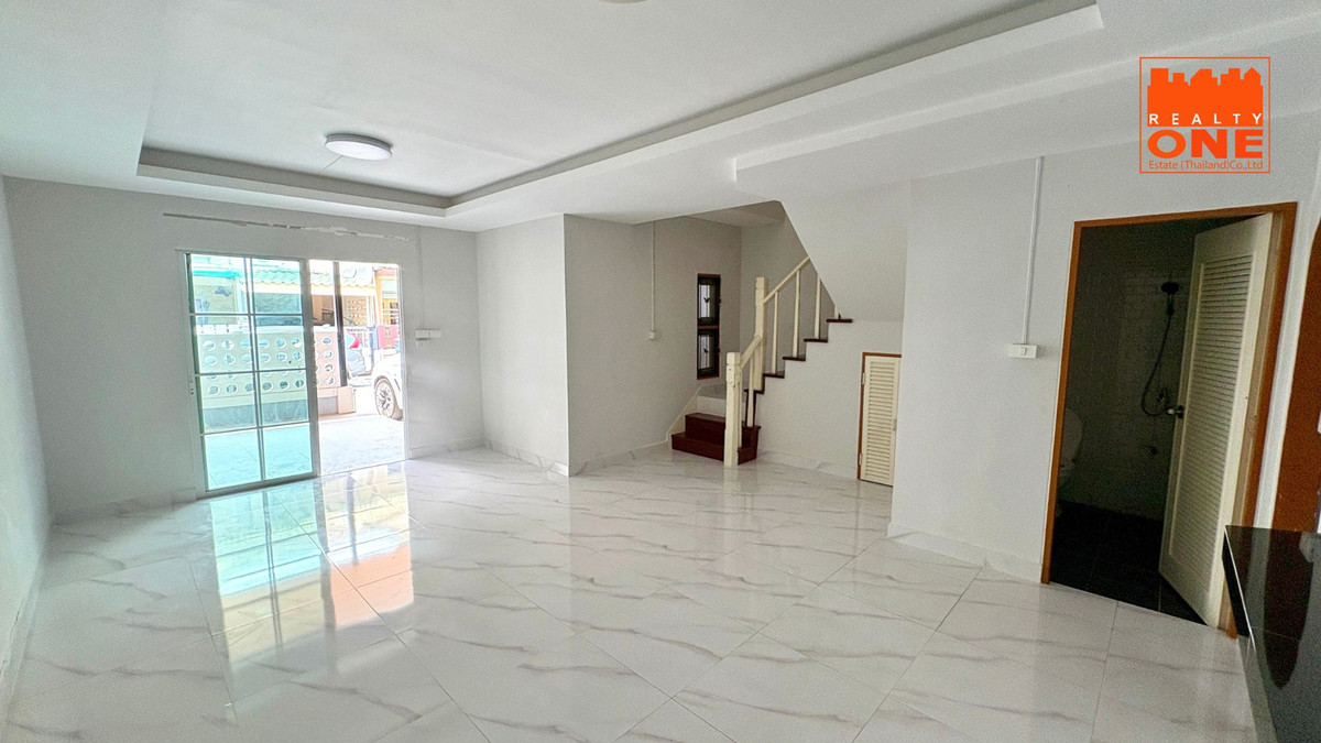 For SaleTownhomePathum Thani,Rangsit, Thammasat : Townhouse for Sale: Pruksa B Klong 3 – Pristine Condition (90%)