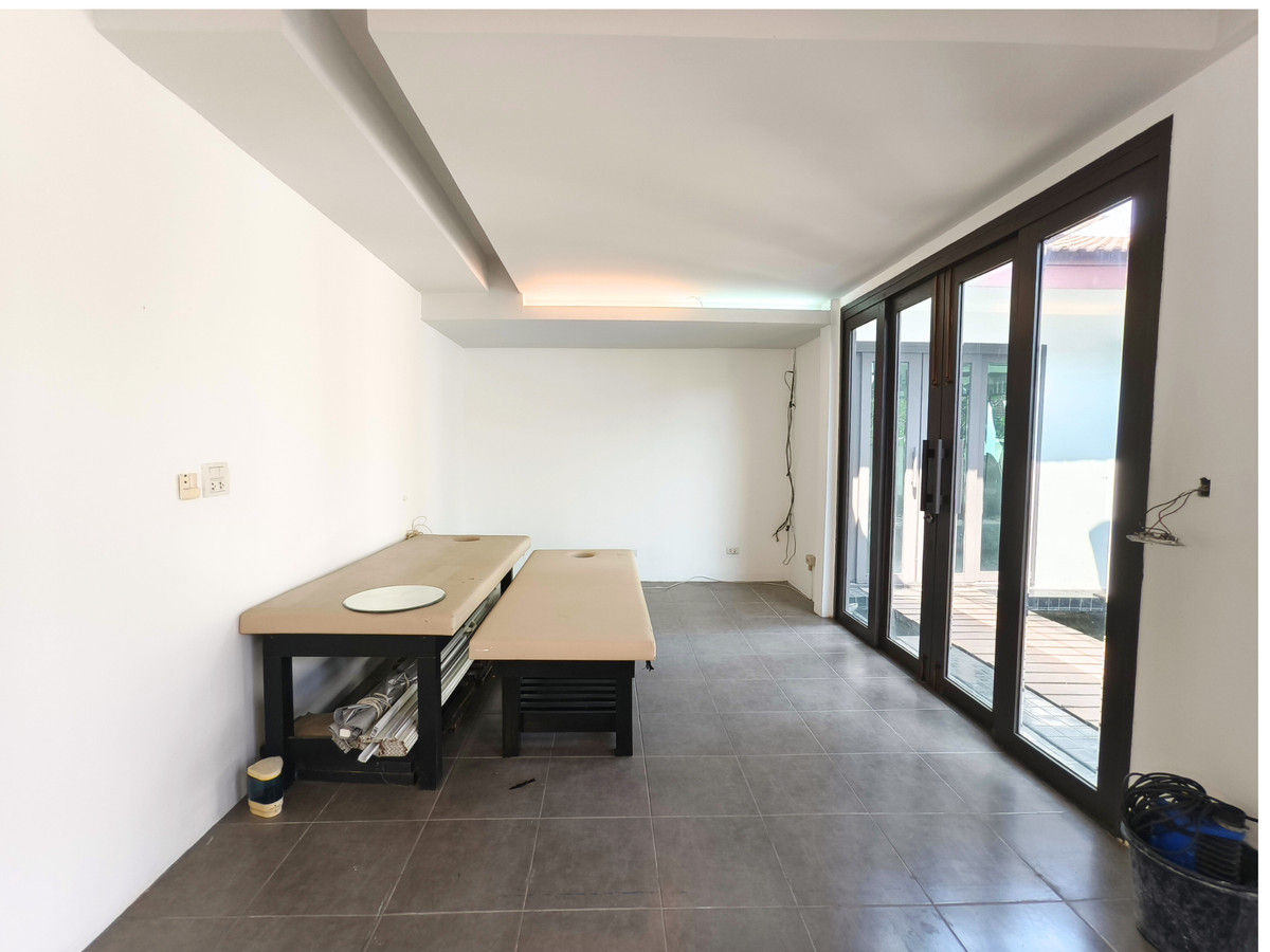 For SaleHouseKasetsart, Ratchayothin : For sale, single-storey detached house, Bali style, Soi Ratchada 36 (Charoensukniwet Village 5), 500 meters from the entrance of the alley, 68 sq m, 4 bedrooms, 5 bathrooms, 1 multi-purpose room. Near the BTS Lat Phrao and Ratchayothin.