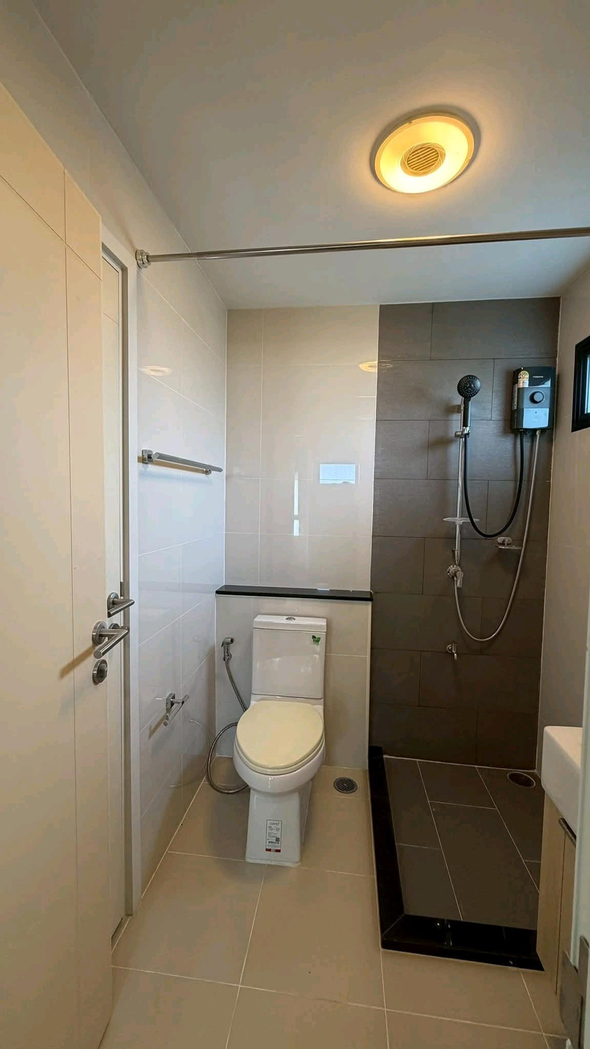 ให้เช่าบ้านปทุมธานี รังสิต ธรรมศาสตร์ : 💫 บ้านสวย บรรยากาศร่มรื่น ใกล้สโมสร ทำเลดีเข้า–ออกสะดวก เหมาะสำหรับครอบครัว 🏡💚 บ้านว่างพร้อมเข้าอยู่