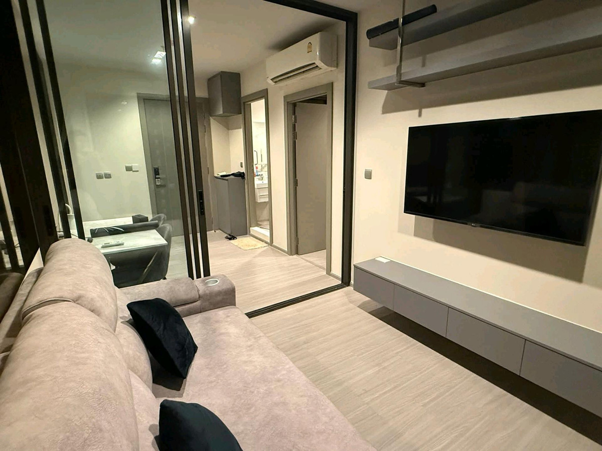 ให้เช่าคอนโดพระราม 9 เพชรบุรีตัดใหม่ RCA : ✨ 🚅 ใกล้ MRT พระราม 9 เพียง 300 เมตร คอนโดทำเลทอง ใจกลางพระราม 9 เดินทางสะดวก ใกล้รถไฟฟ้าและแหล่งไลฟ์สไตล์ครบครัน ✨