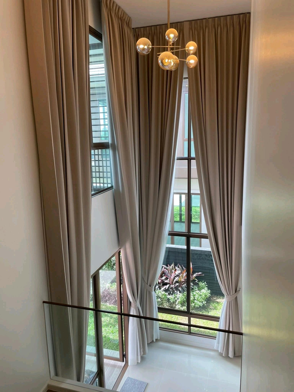 For RentHousePattanakan, Srinakarin : 🍃💫 Luxurious house in a potential location Next to an international school, ready to move in, suitable for families 👨‍👩‍👧‍👦✨