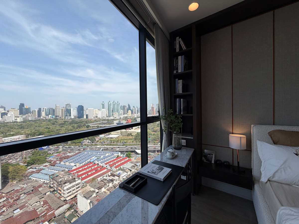 For SaleCondoKhlongtoei, Kluaynamthai : The crown residences 1 bedroom, best price on Rama 4 Road, near Chula.