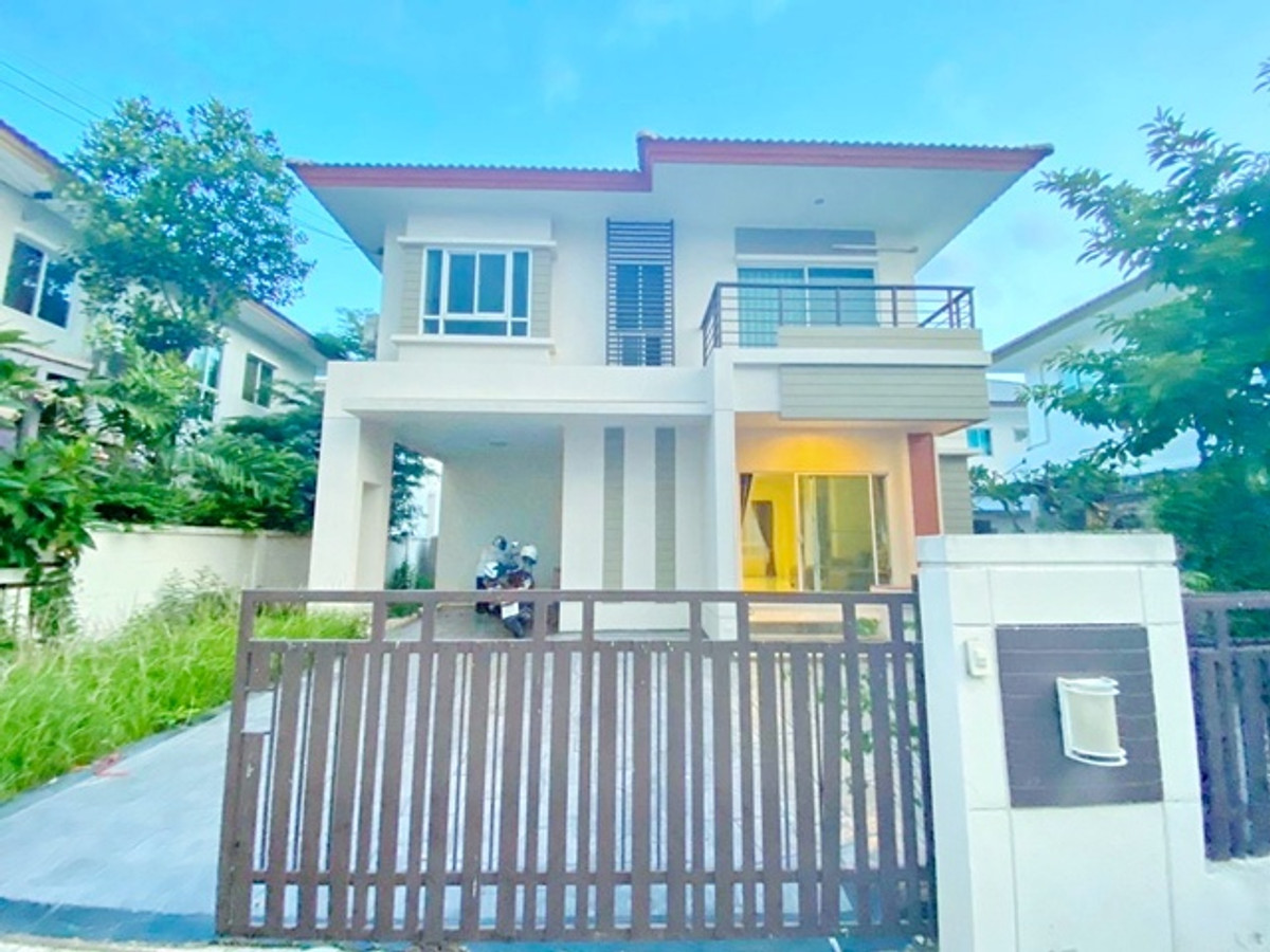 ให้เช่าบ้านเลียบทางด่วนรามอินทรา : ปัญญาอินทรา MRT คู้บอน 2กม. 3นอน 2น้ำ แฟชั่นไอส์แลนด์ 900ม. 54ตร.วา. 216ตร.ม. บ้านเดี่ยว 2ชั้น พร้อมเฟอร์ฯ ใกล้พรอมานาด 950 ม.