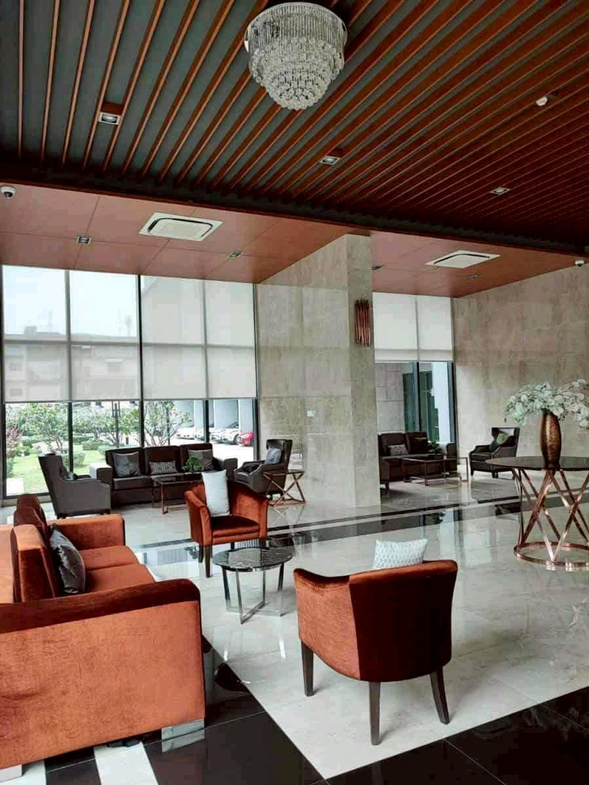 For RentCondoThaphra, Talat Phlu, Wutthakat : 2 bedroom condo near BTS Bang Wa Interchange, convenient travel.