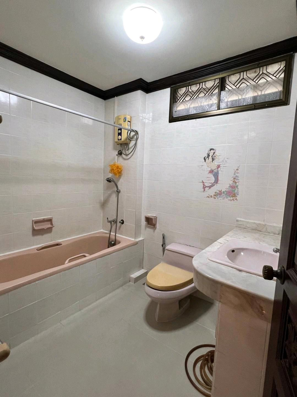 For SaleHouseSathorn, Narathiwat : Urgent sale
3 story house
Well decorated and ready to move in.
.
Soi Charoen Krung area