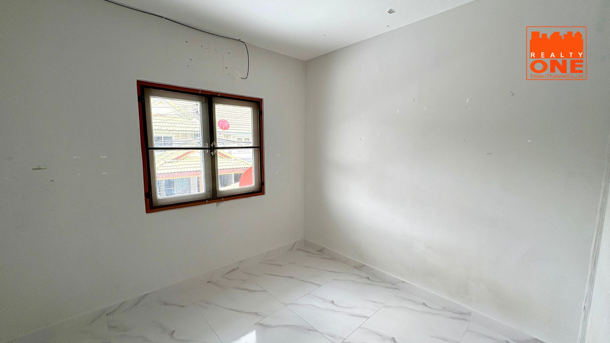 For SaleTownhomePathum Thani,Rangsit, Thammasat : Townhouse for Sale: Pruksa B Klong 3 – Pristine Condition (90%)