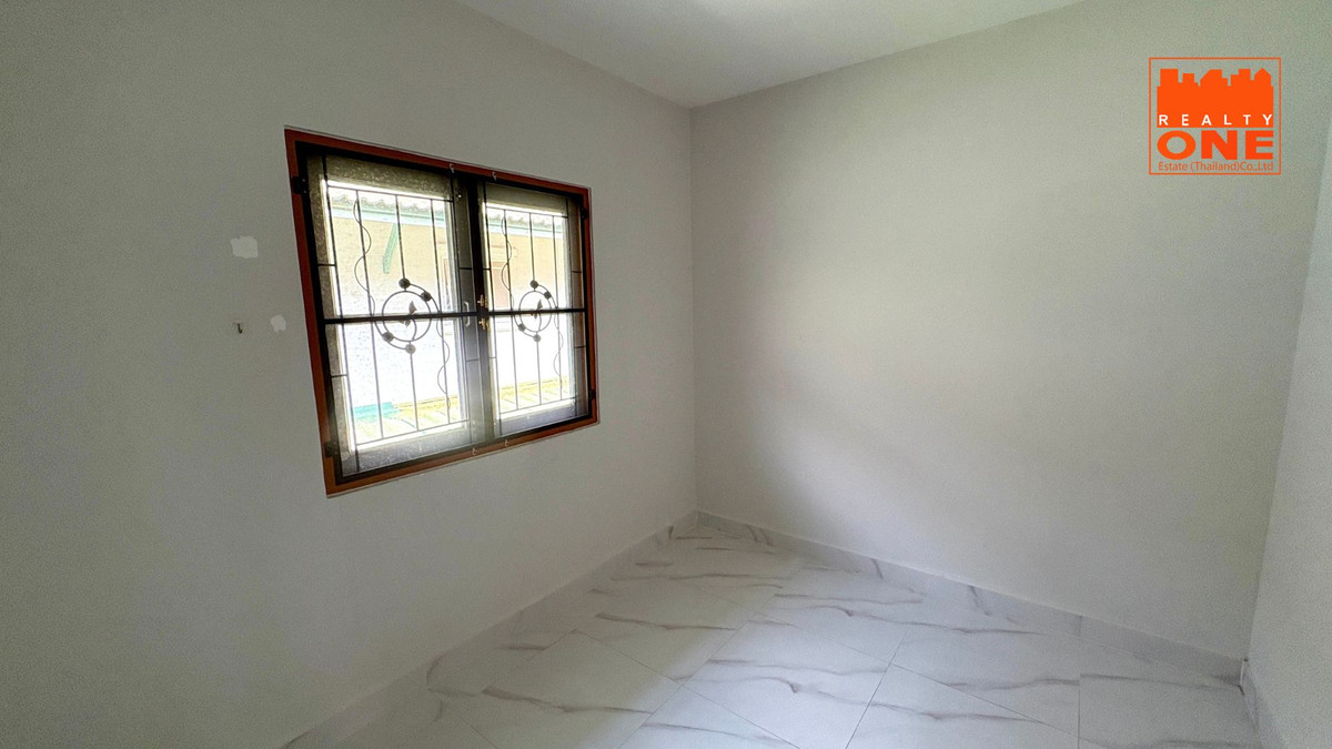 For SaleTownhomePathum Thani,Rangsit, Thammasat : Townhouse for Sale: Pruksa B Klong 3 – Pristine Condition (90%)