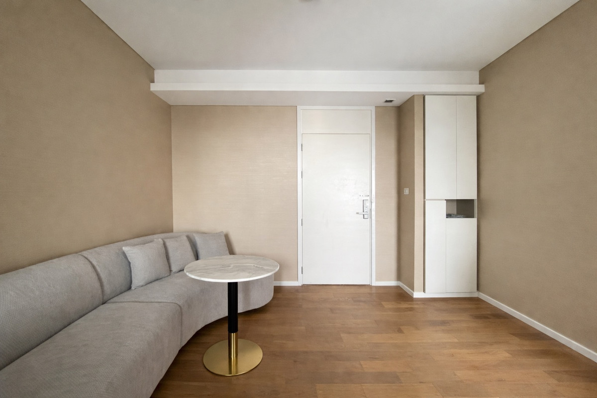 For RentCondoLadprao, Central Ladprao : Condo The Saint Residences (The Saint Residences) ready for rent, location at Lat Phrao Intersection, near MRT and BTS.