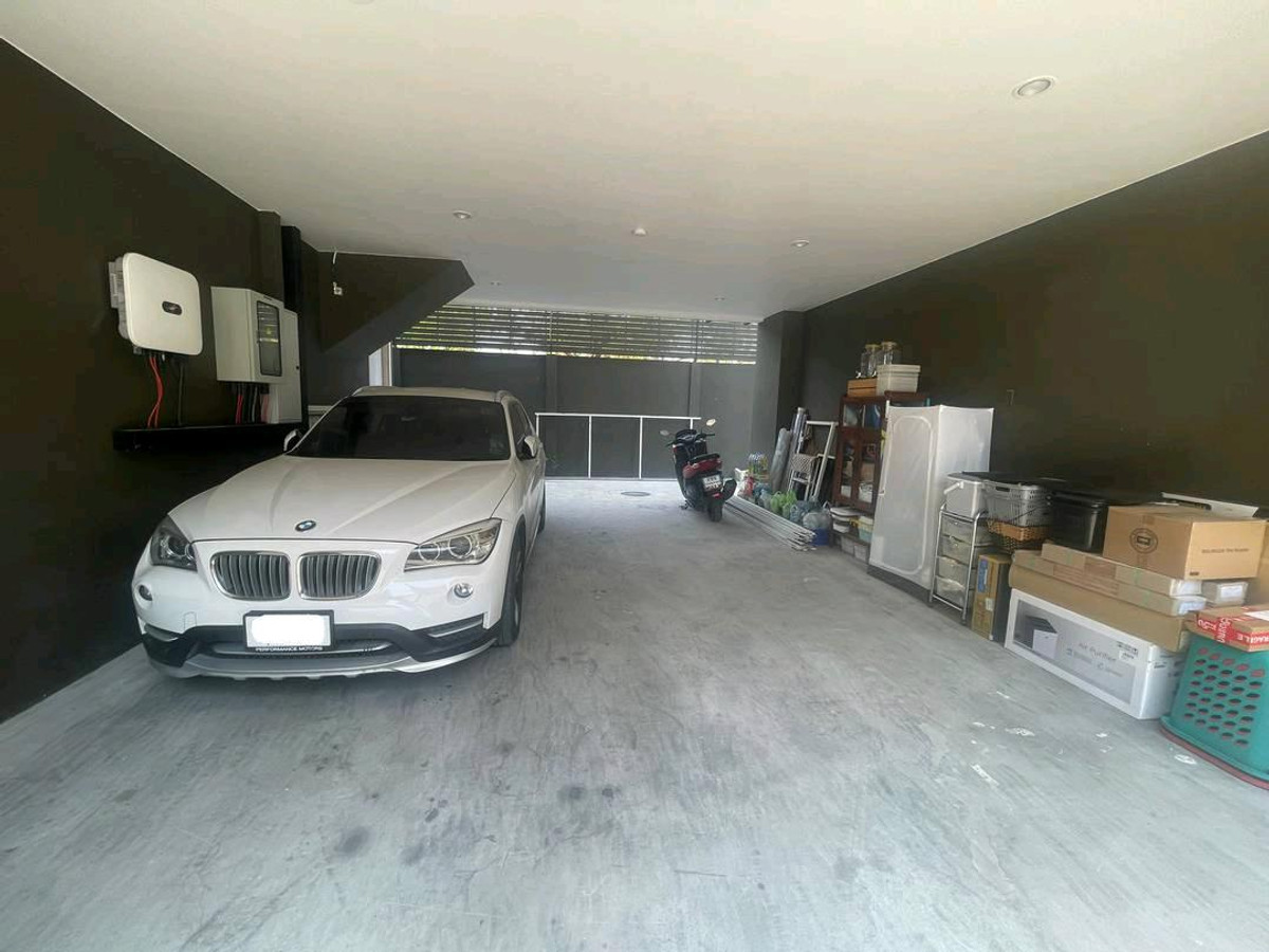 For SaleHome OfficeRathburana, Suksawat : Selling a fully furnished building on the corner.
 Nue Hype Suksawat 
Hybrid house