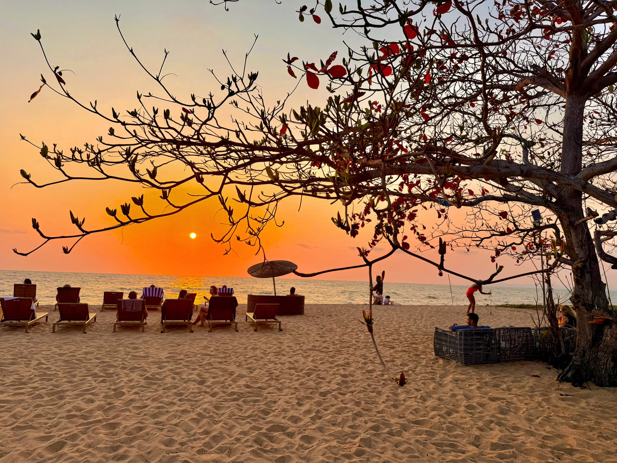 คอนโดพัทยา บางแสน ชลบุรี สัตหีบ : [ขาย/เช่า] คอนโดติดหาด The Grand Florida พัทยา  1 นอน 47 ตรม. แต่งครบ พร้อมอยู่/ลงทุนปล่อยเช่า