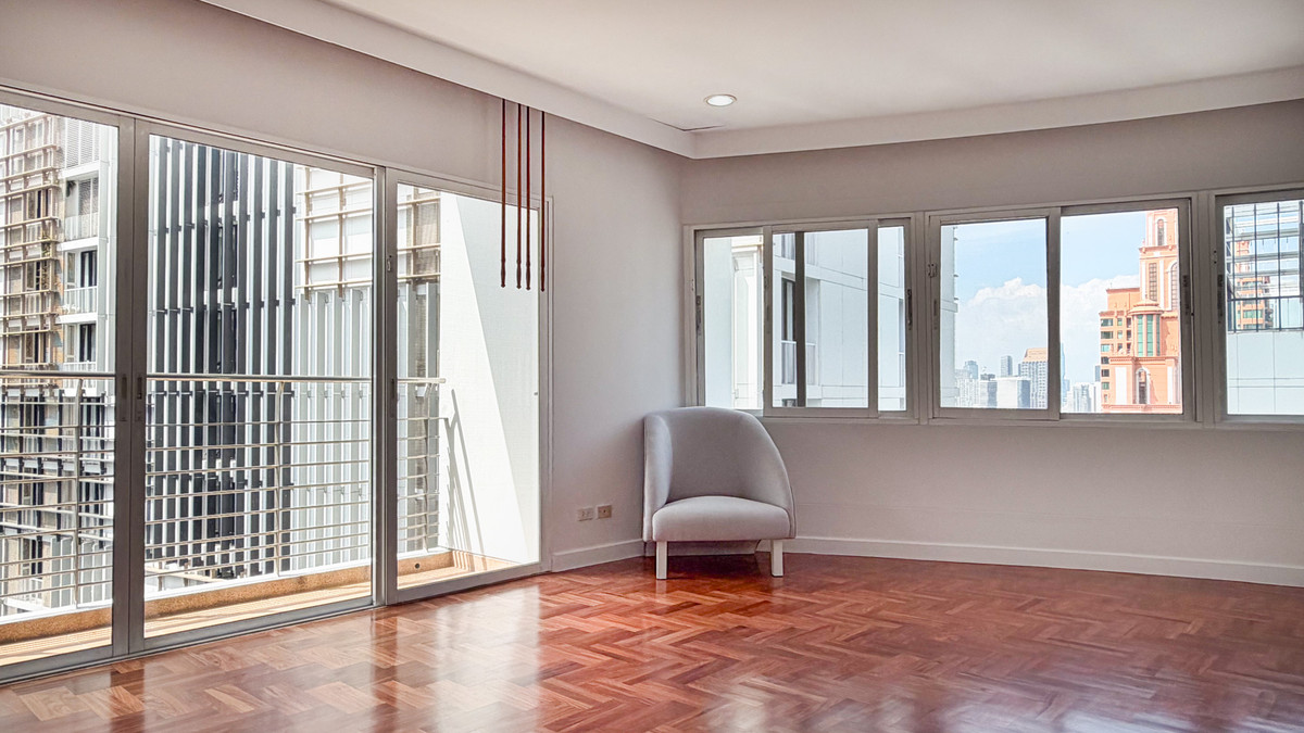 For RentSukhumvit, Asoke, Thonglor : 29th Floor 3-Bedroom 250 Sq.m. at The Grand Sethiwan Sukhumvit 24 Please call: 062-496-6454