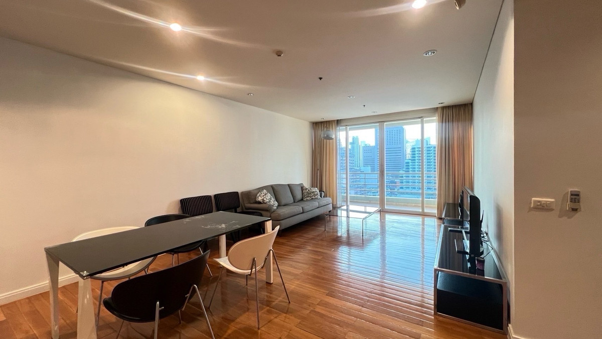 For RentCondoSilom, Saladaeng, Bangrak : The Royal Saladaeng. for rent - 0816037454