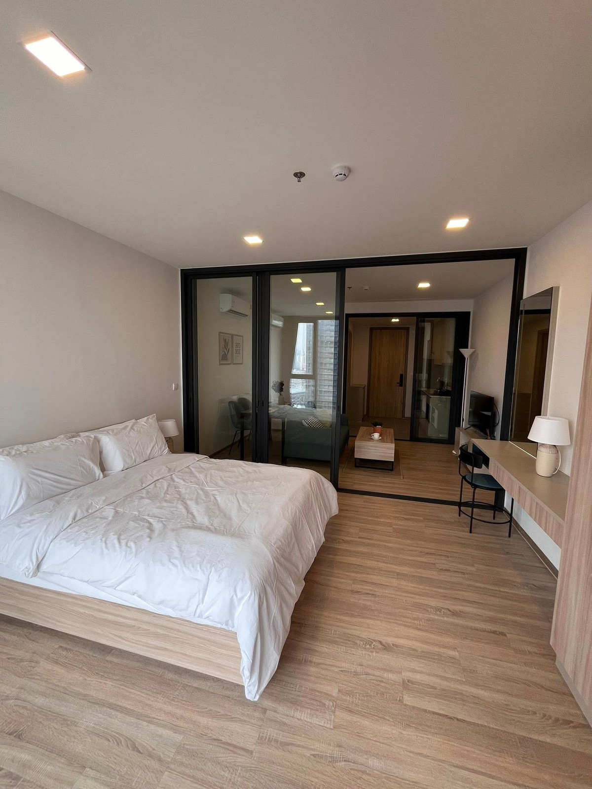 For RentCondoRatchathewi,Phayathai : 🏢 For Rent Brand New XT Phayathai Condo | High Floor, Open View | Spacious, Move-in Ready | Central Location, Near BTS & Airport Rail Link✨