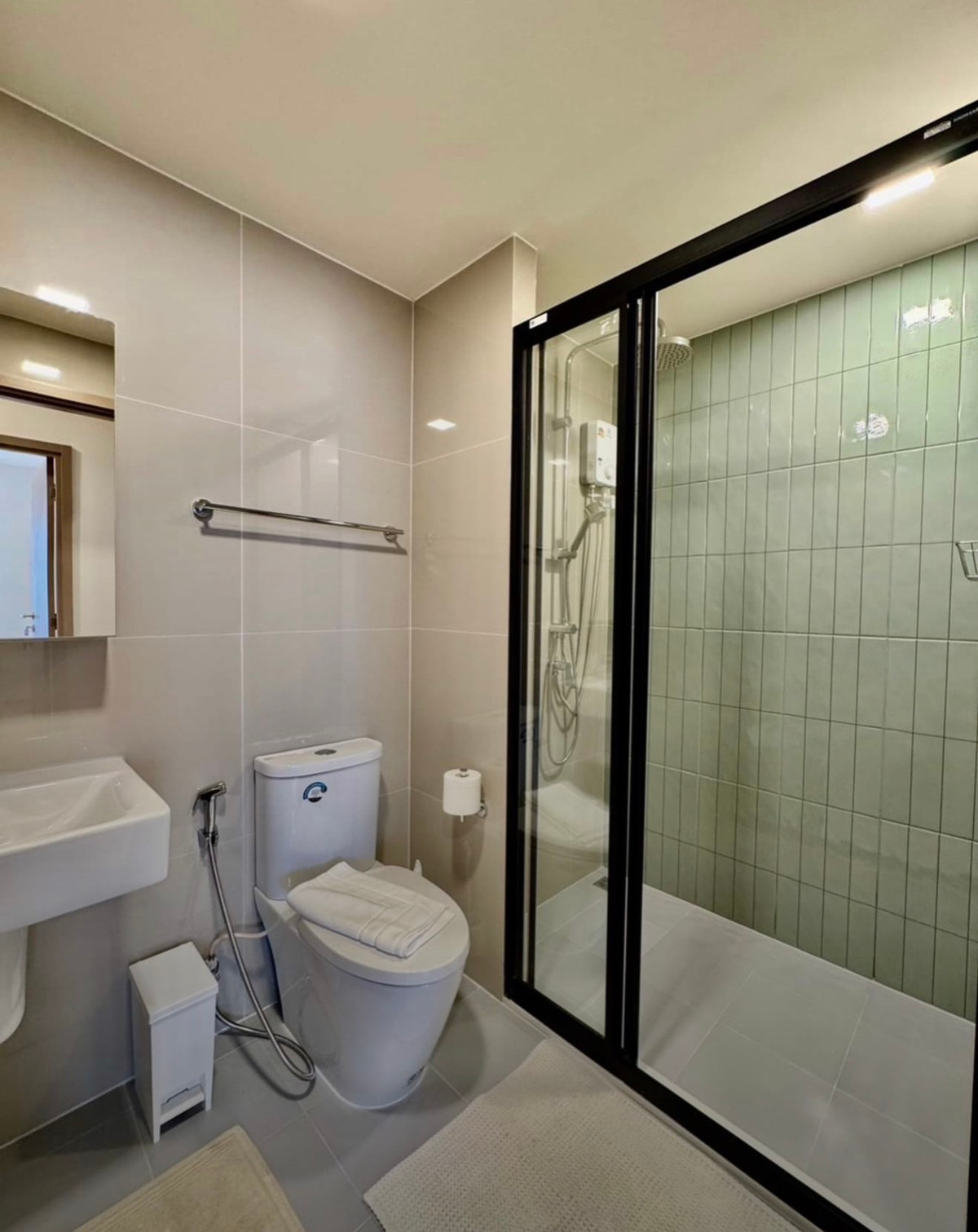 For RentCondoWongwianyai, Charoennakor : For Rent 📍 FLO by Sansiri 📍 2 Bedrooms, 2 Bathrooms, Fully Furnished and Equipped with Appliances, Near BTS Khlong San.