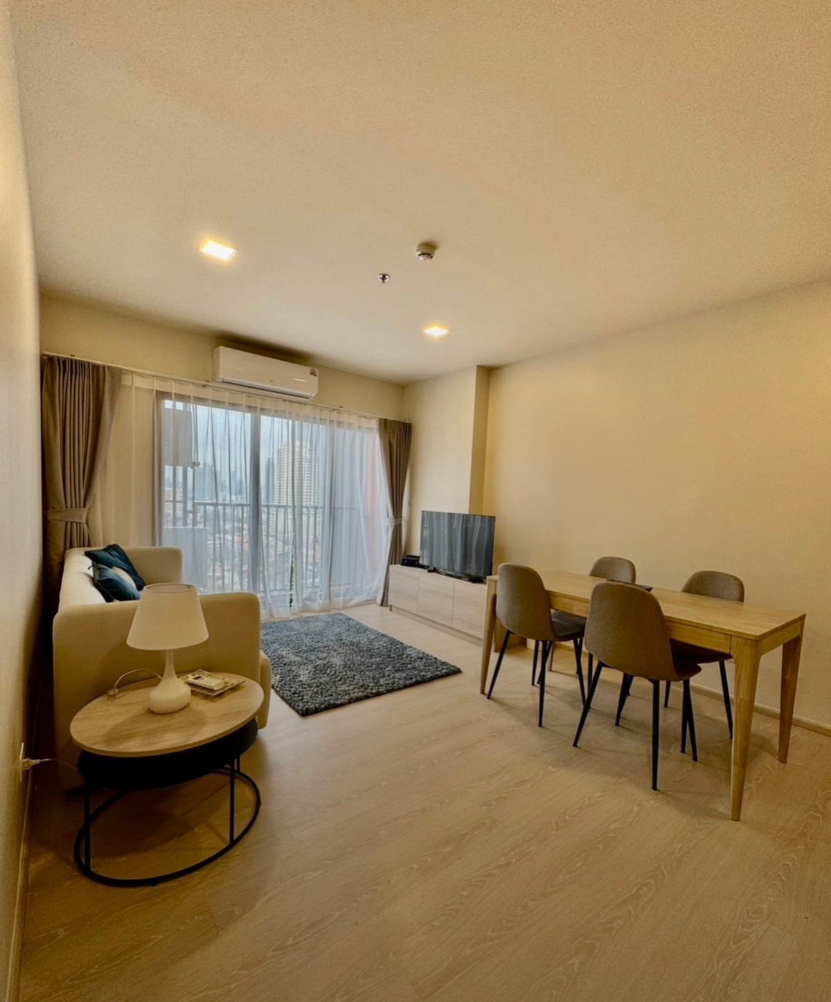 For RentCondoWongwianyai, Charoennakor : For Rent 📍 FLO by Sansiri 📍 2 Bedrooms, 2 Bathrooms, Fully Furnished and Equipped with Appliances, Near BTS Khlong San.