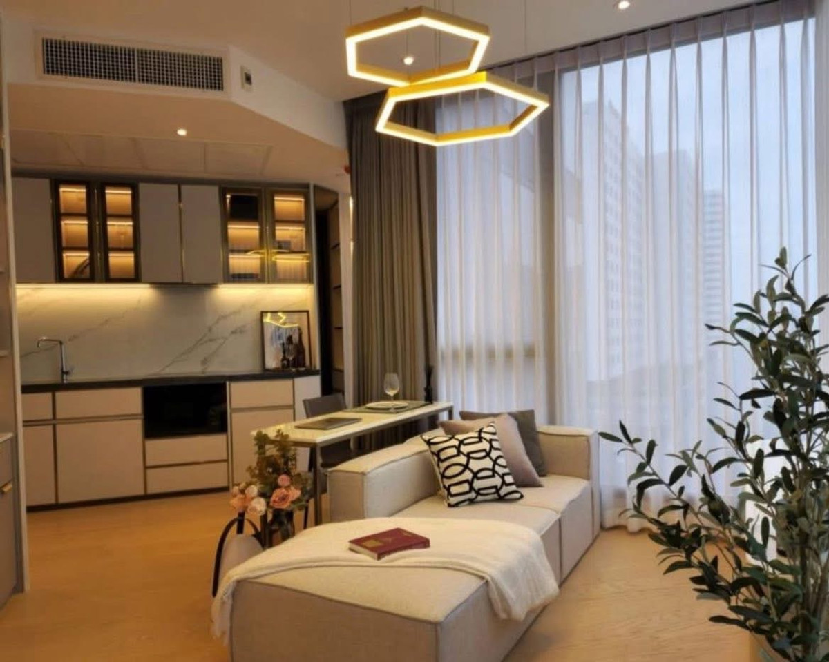 For RentCondoRama9, Petchburi, RCA : (For Rent) ASHTON Asoke - Rama 9 – Luxury Condo near MRT Rama 9 Spacious 2-bedroom unit in an excellent location with convenient travel and full facilities.