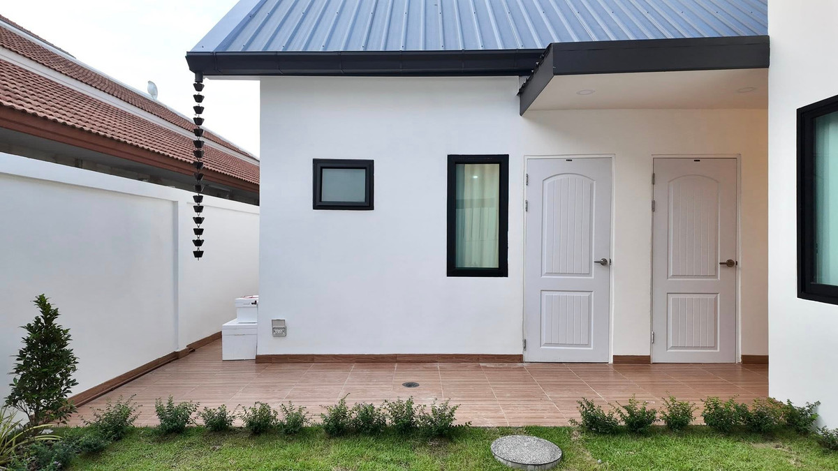 For SaleHousePattaya, Bangsaen, Chonburi : Detached House Phop Suk 2 / 3 Bedrooms (FOR SALE) BEWN087