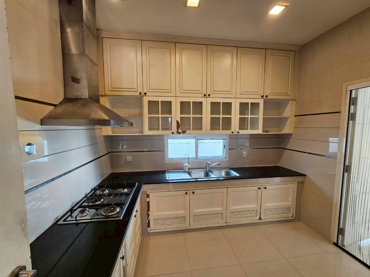 ให้เช่าบ้านบางนา แบริ่ง ลาซาล : นาราสิริ บางนา / 4 ห้องนอน (เช่า), Narasiri Bangna / 4 Bedrooms (FOR RENT) YOK085