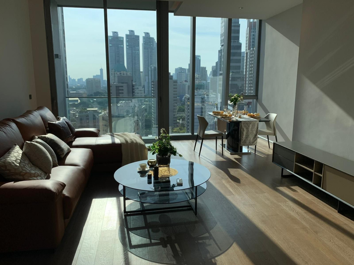 CondoSukhumvit, Asoke, Thonglor : (For Rent/Sale) KRAAM Sukhumvit 26 – Super Luxury Residence near BTS Phrom Phong An exclusive low-density residence in the heart of Sukhumvit 26. High privacy with a spacious corner layout.