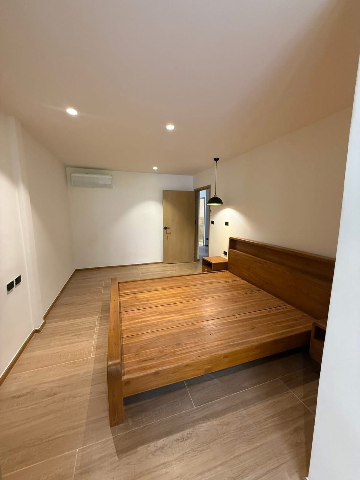 ให้เช่าทาวน์โฮมสุขุมวิท อโศก ทองหล่อ : ให้เช่าทาวน์โฮมรีโนเวทใหม่ สุขุมวิท 26 ใกล้รถไฟฟ้า BTS พร้อมพงษ์ เดินเพียง 10 นาที