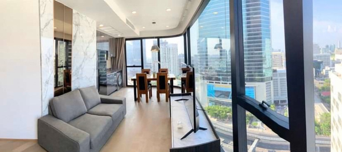 ขายคอนโดสยาม จุฬา สามย่าน :  ★ราคาพิเศษมาก ในราคา 15.24 ลบ. อยู่ติดถนนพระราม 4 ฝั่งตรงข้ามจามจุรีสแควร์ เดินทางสะดวกมาก ใกล้สยาม, สาทร, สีลม ห่างจาก MRT สามย่านเพียง 180 เมตร ★ Ashton Chula-Silom ★