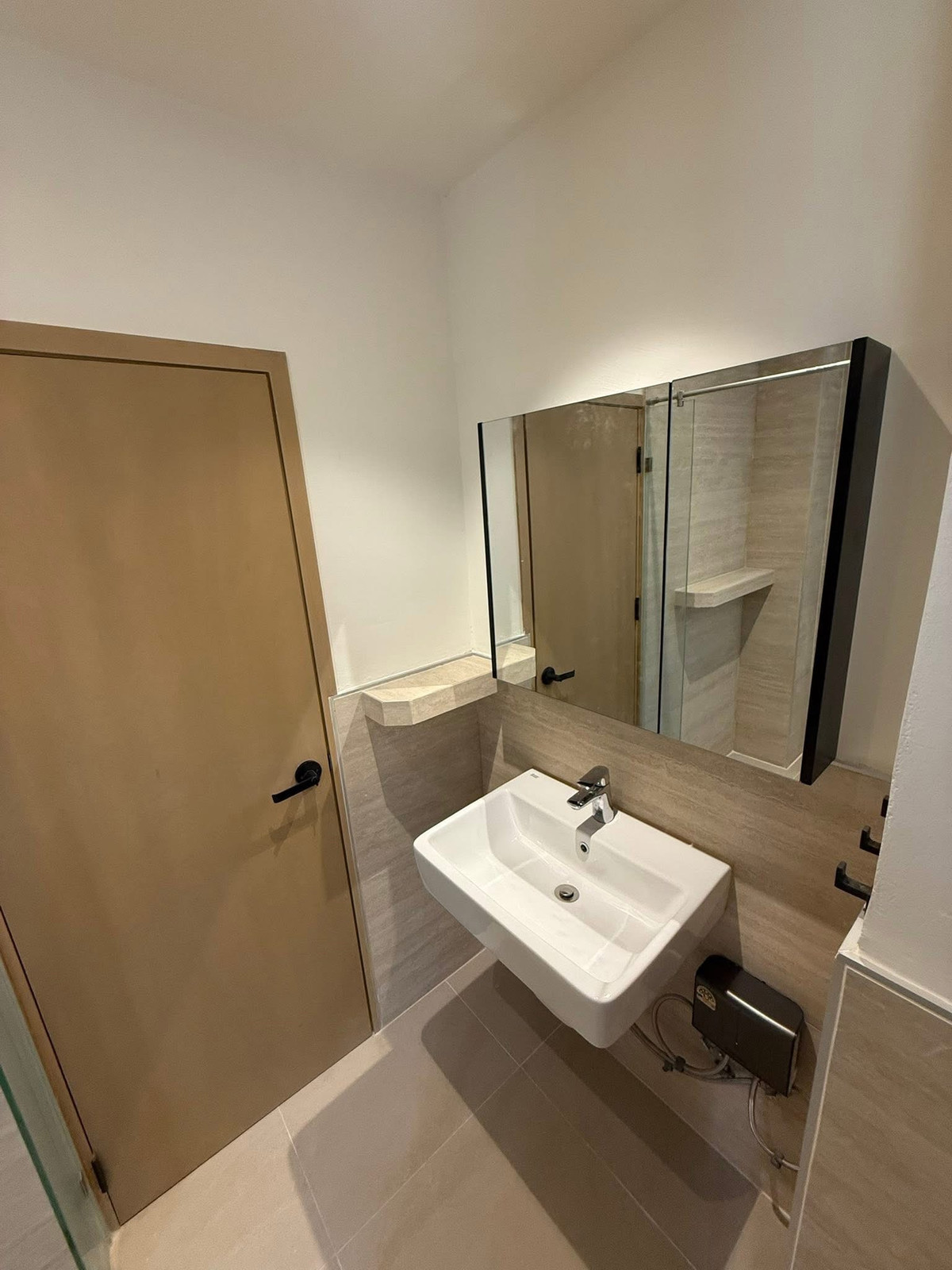 ให้เช่าทาวน์โฮมสุขุมวิท อโศก ทองหล่อ : ให้เช่าทาวน์โฮมรีโนเวทใหม่ สุขุมวิท 26 ใกล้รถไฟฟ้า BTS พร้อมพงษ์ เดินเพียง 10 นาที