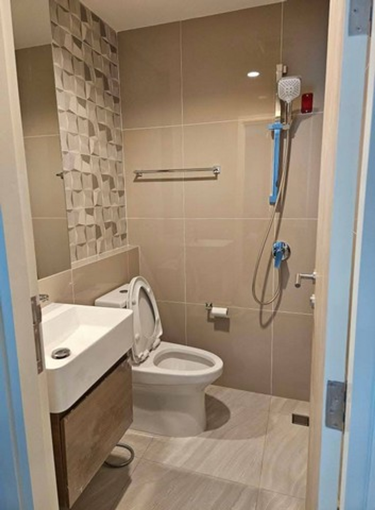 For RentTownhomePattanakan, Srinakarin : HR3247Luxury Townhome For Rent – ​​Nirvana Define Krungthep Kreetha, corner unit (Corner Unit), wide area, fully furnished, ready to move in.