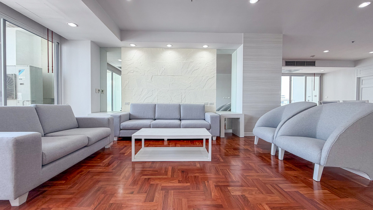 For RentSukhumvit, Asoke, Thonglor : 29th Floor 3-Bedroom 250 Sq.m. at The Grand Sethiwan Sukhumvit 24 Please call: 062-496-6454