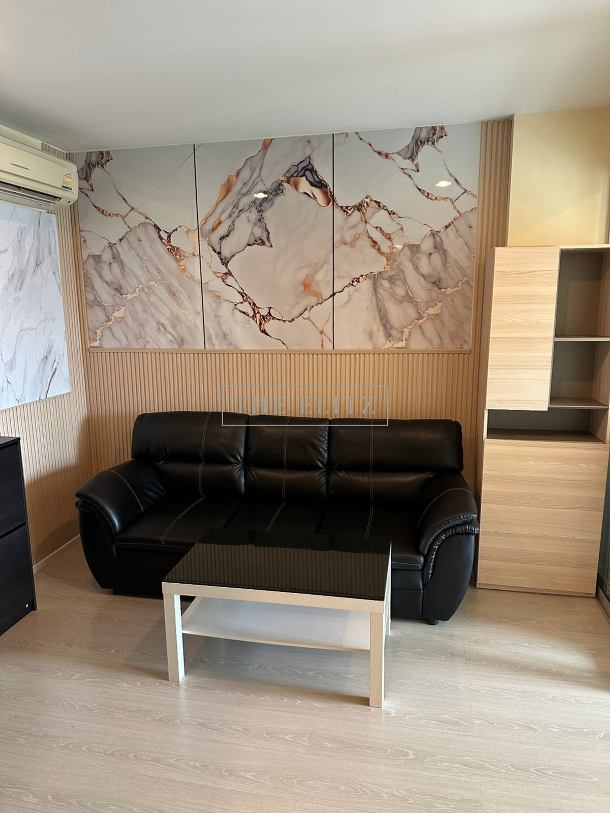 For RentCondoSathorn, Narathiwat : ✨ Live your life 'Fast Track' In the heart of Sathorn, Rhythm Sathorn-Narathiwat, near BRT Akhan Songkhro. Just a short walk to Sathorn-Narathiwat intersection 💕