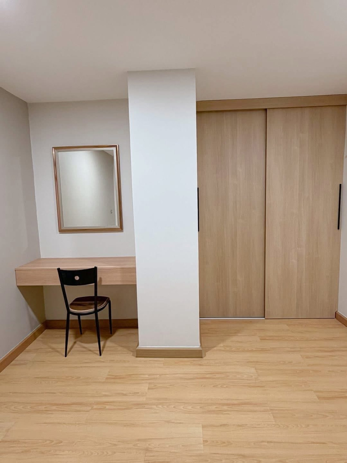 For RentCondoRama3 (Riverside),Satupadit : ✅ LRRT101 ✅ Line : @p2nproperty