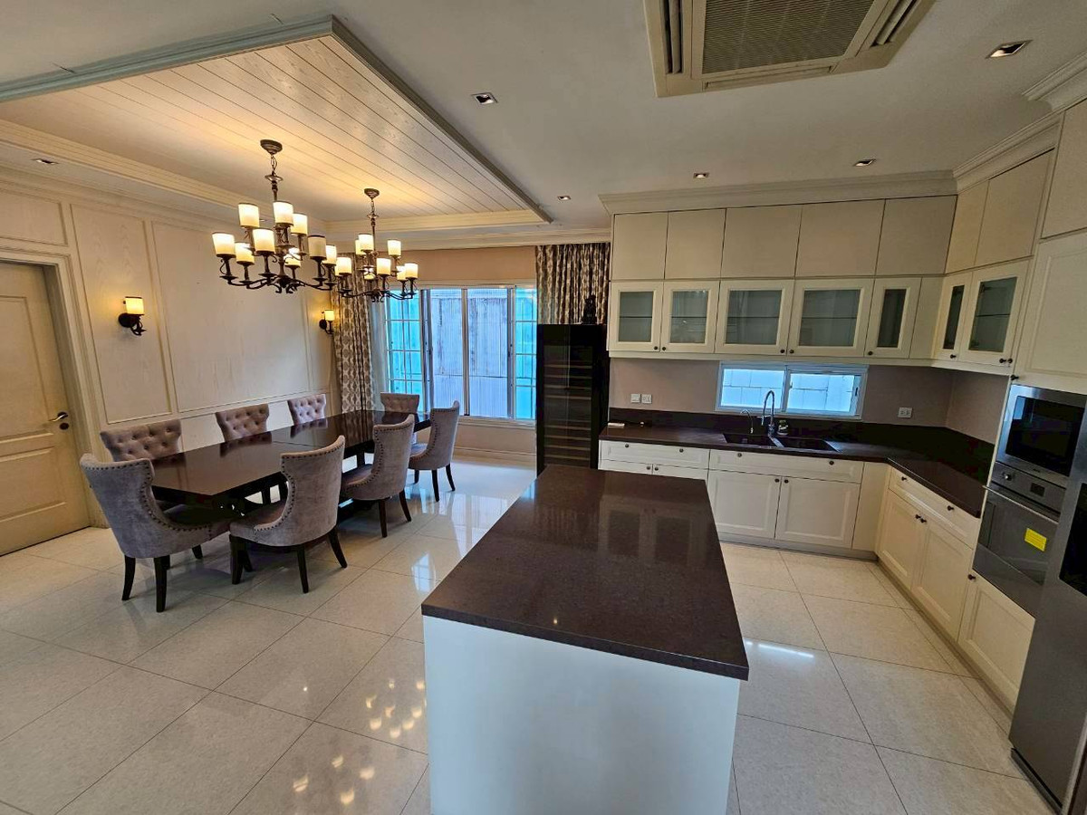 ให้เช่าบ้านบางนา แบริ่ง ลาซาล : นาราสิริ บางนา / 4 ห้องนอน (เช่า), Narasiri Bangna / 4 Bedrooms (FOR RENT) YOK085