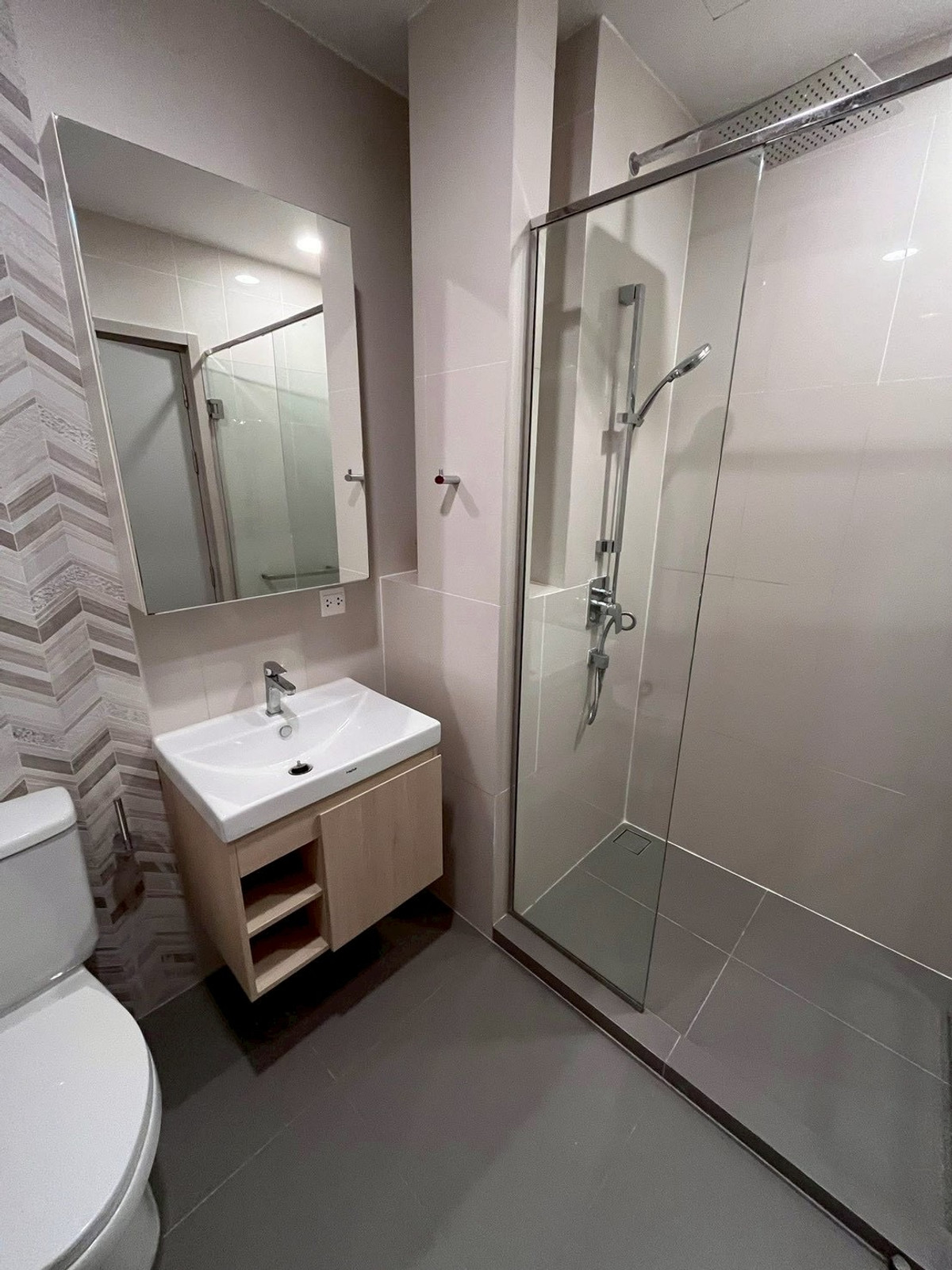 ให้เช่าคอนโดสุขุมวิท อโศก ทองหล่อ : ค่าเช่าถูกที่สุดในตึก! ✅Oka Haus Sukhumvit 36 โอกะ เฮาส์ สุขุมวิท36(BTS ทองหล่อ) 