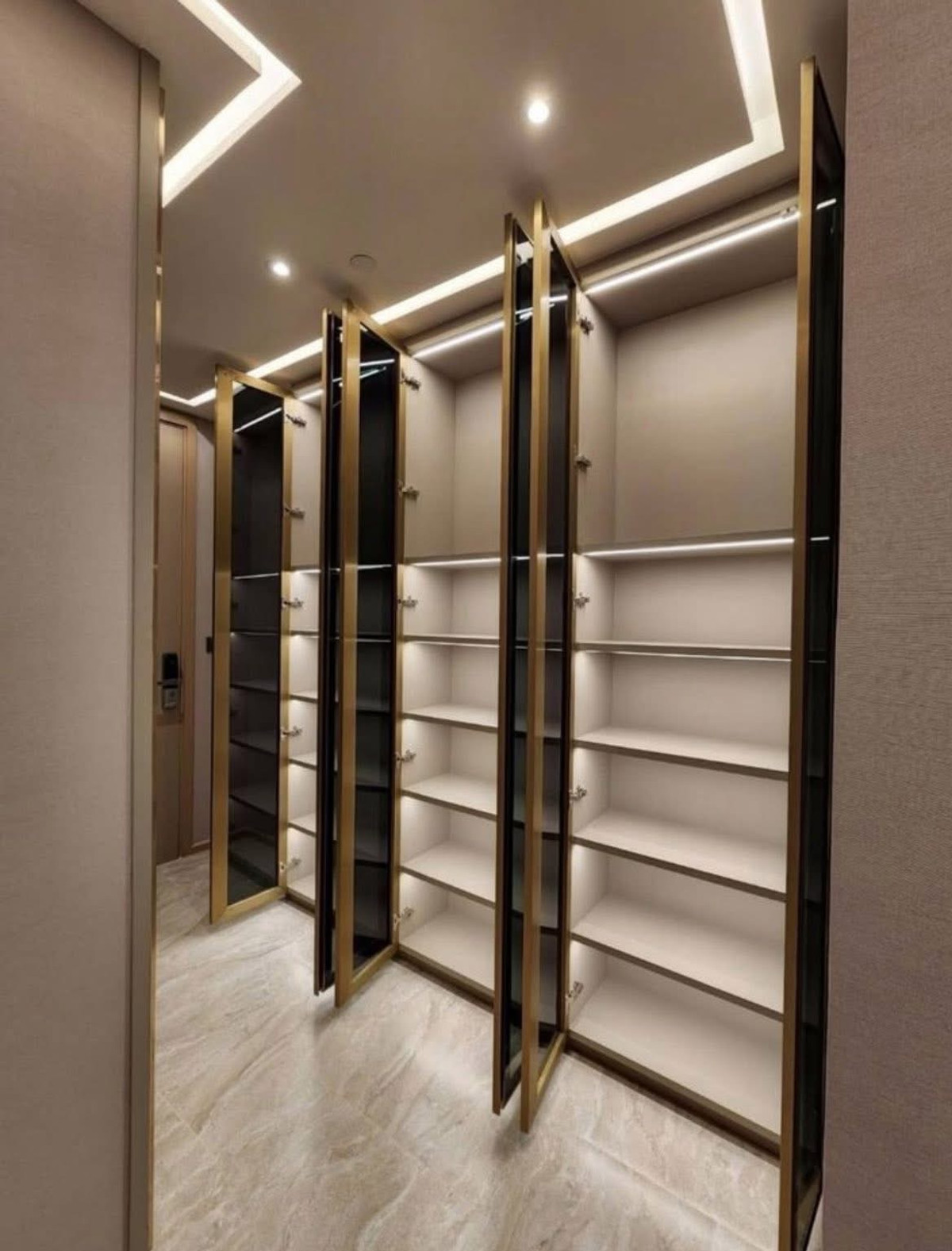 ให้เช่าคอนโดพระราม 9 เพชรบุรีตัดใหม่ RCA : (ให้เช่า) ASHTON Asoke - Rama 9 (แอชตัน อโศก-พระราม 9) – คอนโดหรูใกล้ MRT พระราม 9 ห้องขนาดใหญ่ 2 ห้องนอน ทำเลดีเยี่ยม เดินทางสะดวก พร้อมสิ่งอำนวยความสะดวกครบครัน