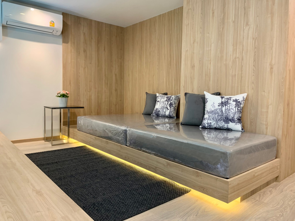 For RentCondoSukhumvit, Asoke, Thonglor : For rent! Noble Recole Duplex, rare room, Asoke area, high floor, 60 sq m, fully furnished.