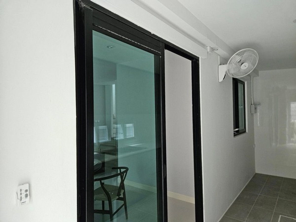 For RentTownhomePattanakan, Srinakarin : HR3247Luxury Townhome For Rent – ​​Nirvana Define Krungthep Kreetha, corner unit (Corner Unit), wide area, fully furnished, ready to move in.