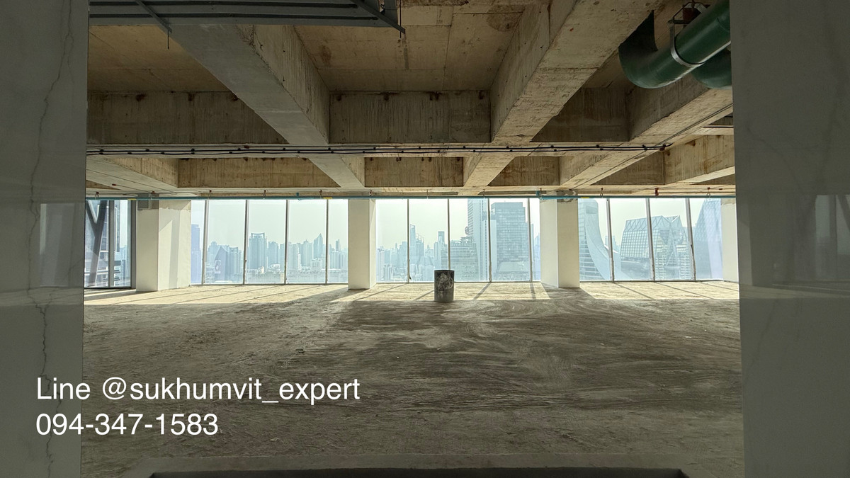 For RentRetail SpaceWitthayu, Chidlom, Langsuan, Ploenchit : Space for Rent in an Office Building near BTS Chidlom