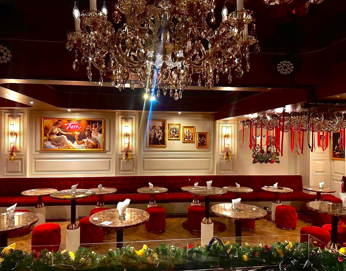 เซ้งร้านค้า/ตลาดนัดสุขุมวิท อโศก ทองหล่อ : เซ้งร้านดนตรีสด-อาหาร เอกมัย ซอย 10ย่านทำเลทอง ใกล้ BTS ติดถนนใหญ่