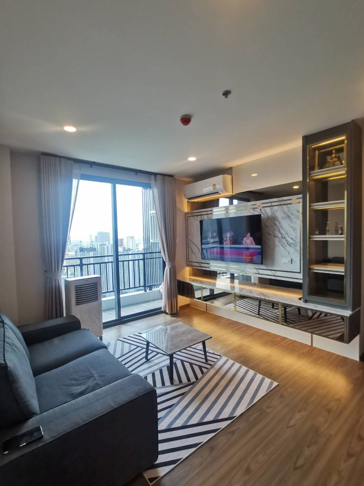 For SaleCondoRatchadapisek, Huaikwang, Suttisan : Artisan Ratchada / 2 Bedrooms (SALE WITH TENANT), Artisan Ratchada / 2 bedrooms (sale with tenant) POP003