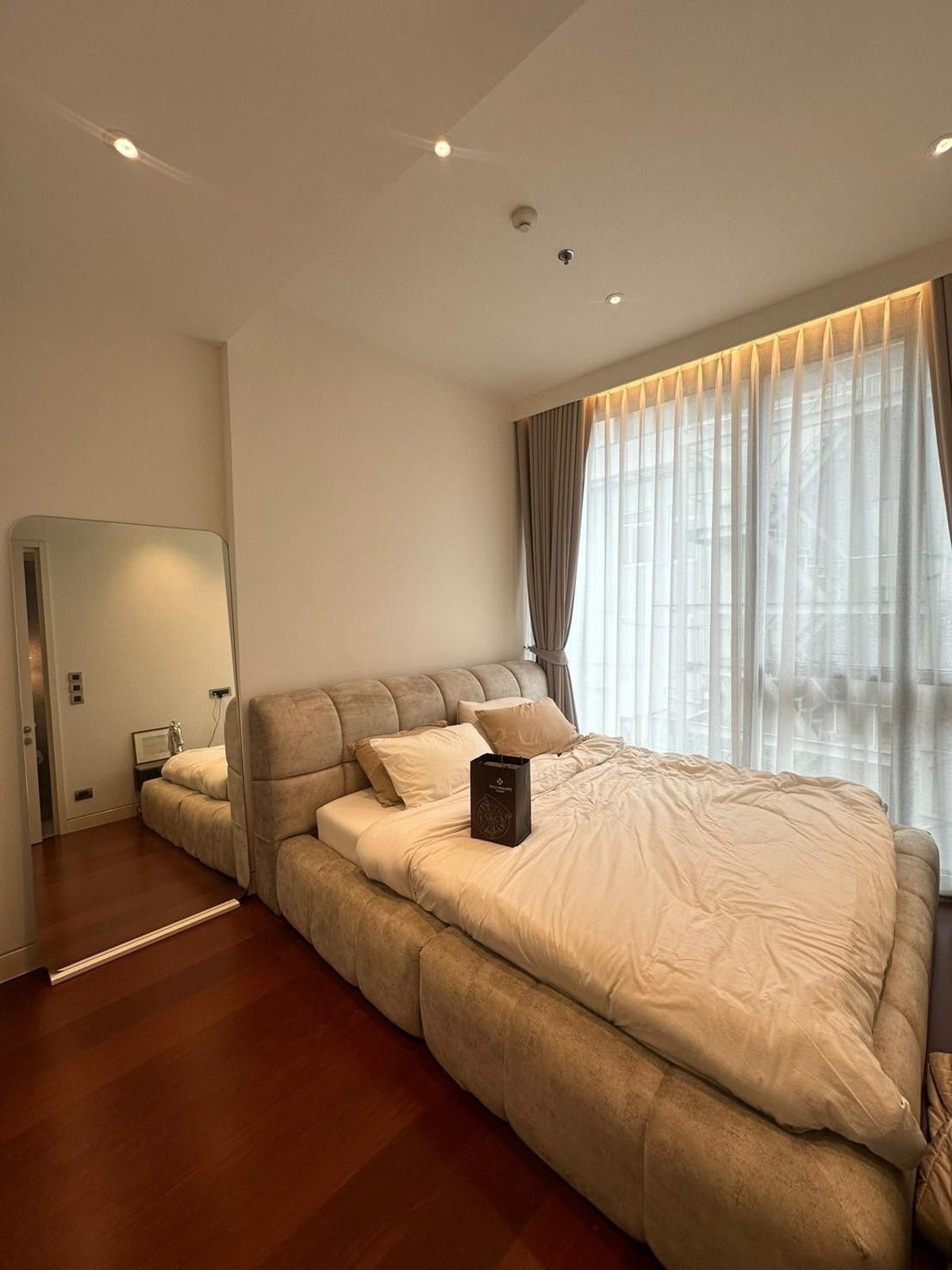 ให้เช่าคอนโดสุขุมวิท อโศก ทองหล่อ : Condo for rent : Khun by Yoo  (Rt-01)