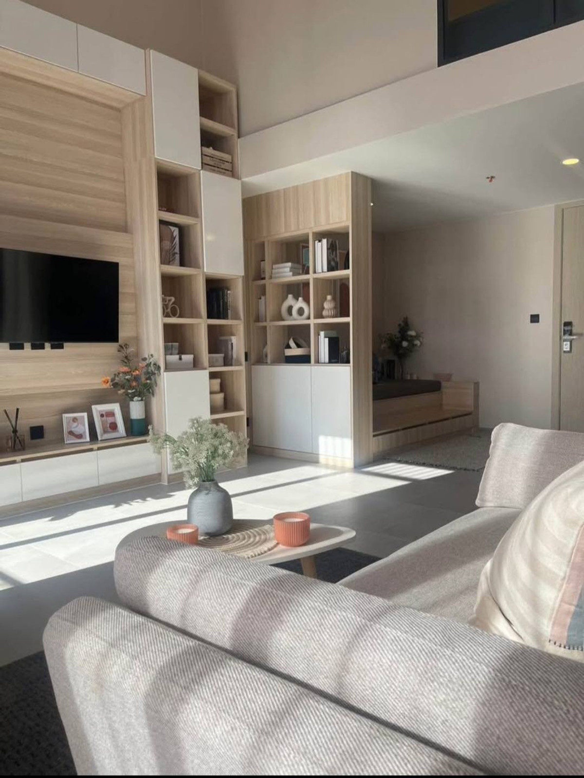 For RentCondoSiam Paragon ,Chulalongkorn,Samyan : 🌆 Rare Find! Stunning DUPLEX (2-Story) Condo at Cooper Siam. High Ceilings & Ultimate City Lifestyle! 💫