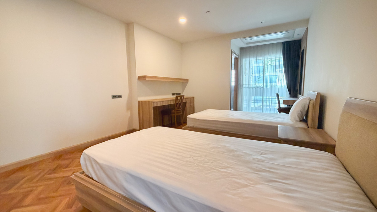 For RentNana, North Nana,Sukhumvit13, Soi Nana : Spacious 3-Bedroom 220 Sq.m. for Rent | B.T. Residence Sukhumvit 8 Please call: 062-496-6454